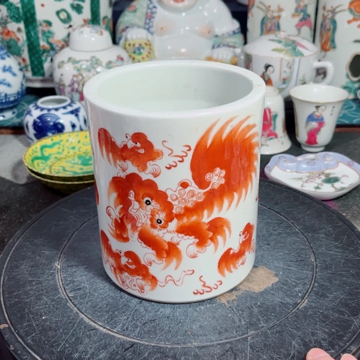 摆件矾红太狮笔筒