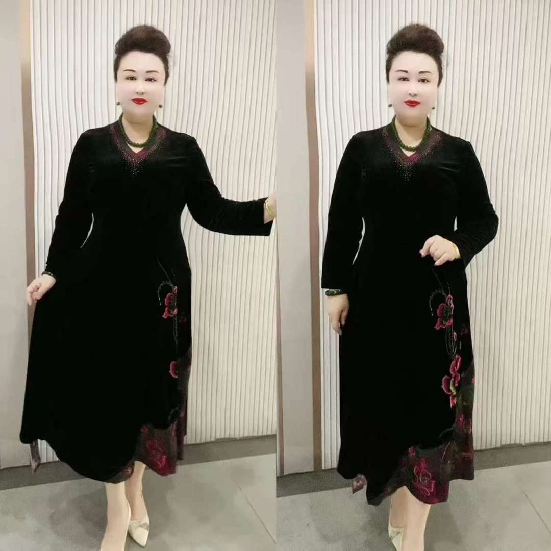 52823款时尚百搭大码刺绣连衣裙