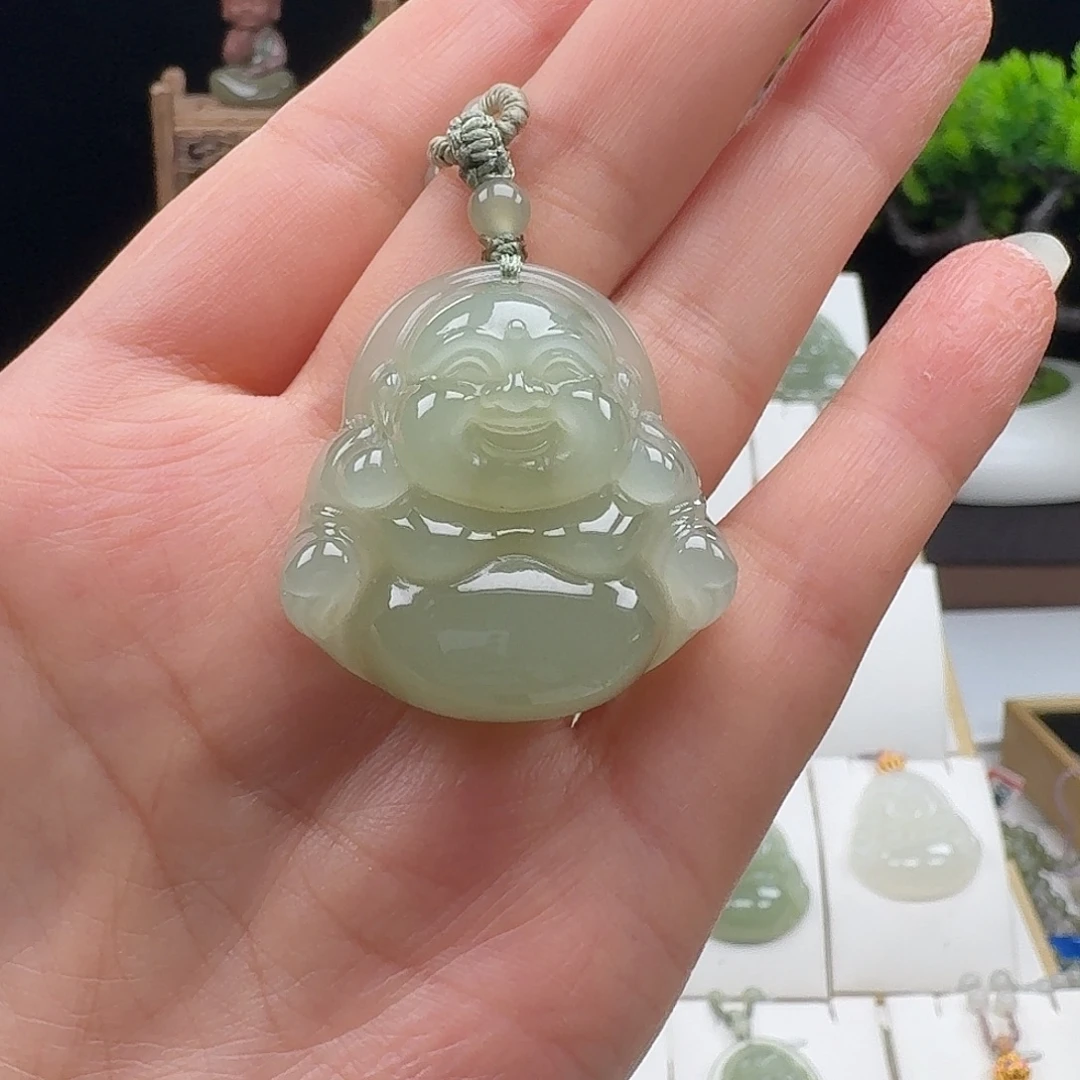 微***。颈饰未镶嵌和田玉