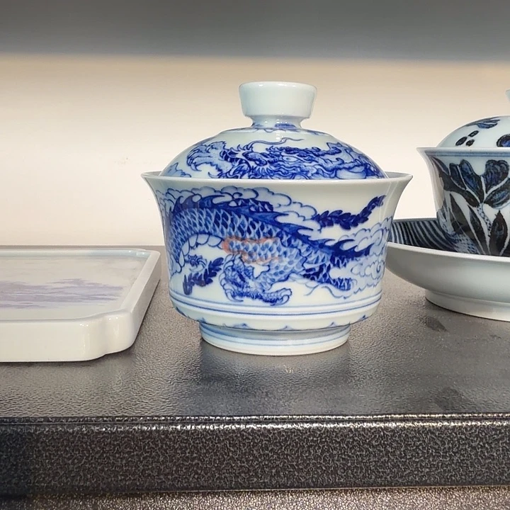 青花祥云龙纹马蹄两才盖碗