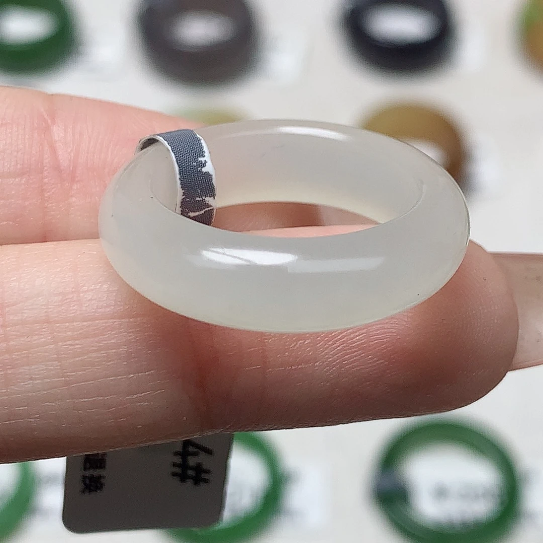 未镶嵌戒指和田玉