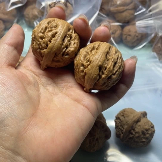 一***动吊坠文玩核桃霸王龙40