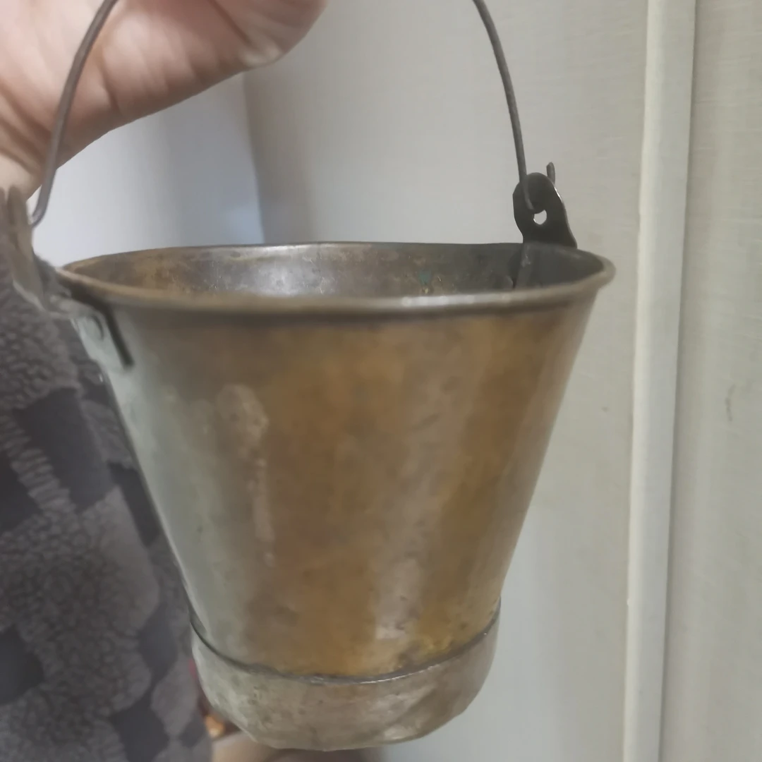 一件铜器，商品如图