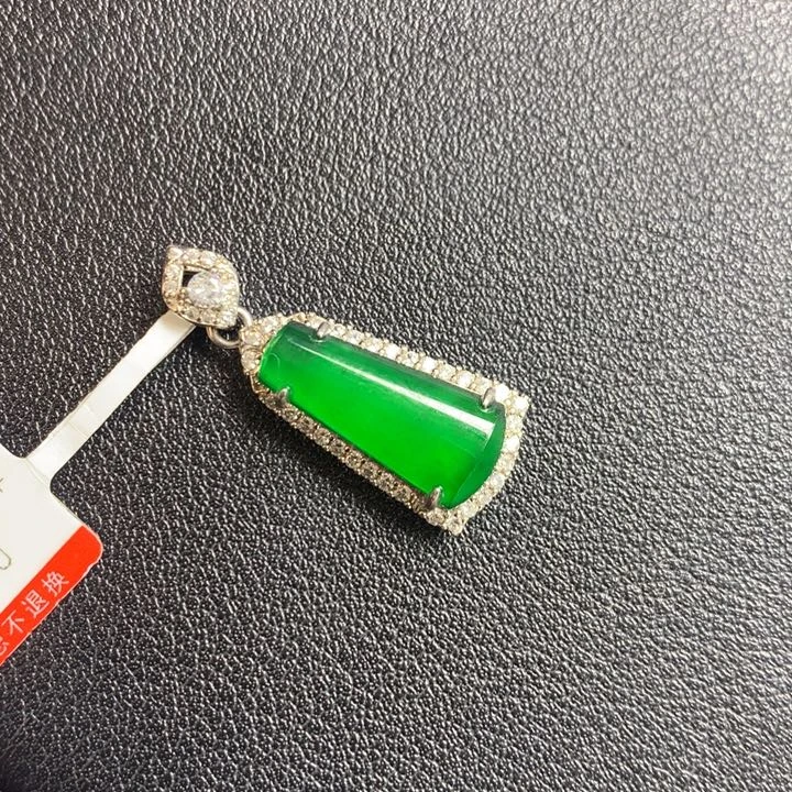 【闪购商品】翡翠颈饰银S925镶嵌天然翡翠