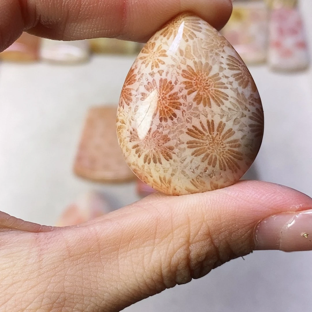 合金颈饰硅化玉宝*