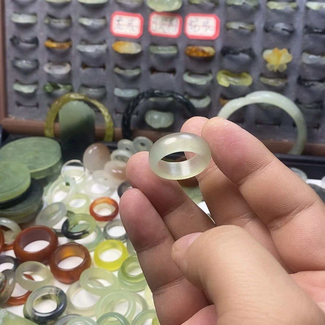 用***7蛇纹石玉未镶嵌戒指