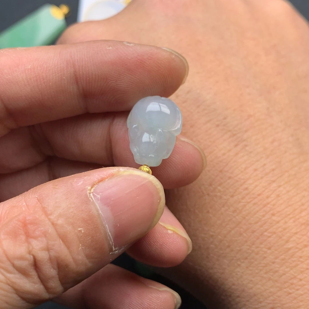翡翠18K金镶嵌颈饰貔恘