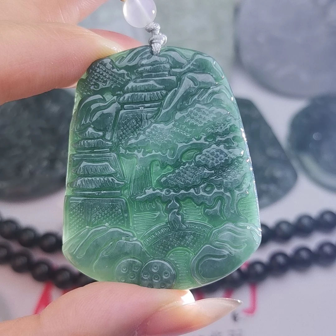 翡翠颈饰未镶嵌天然的A货翡翠多样性发货