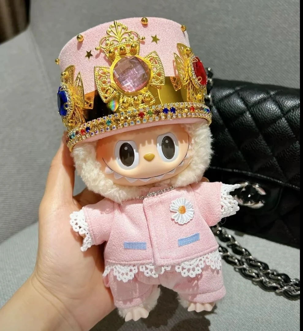 17cm权志龙演唱会同款拉布布labubu娃衣粉色皇冠套装搭配黑白鞋子