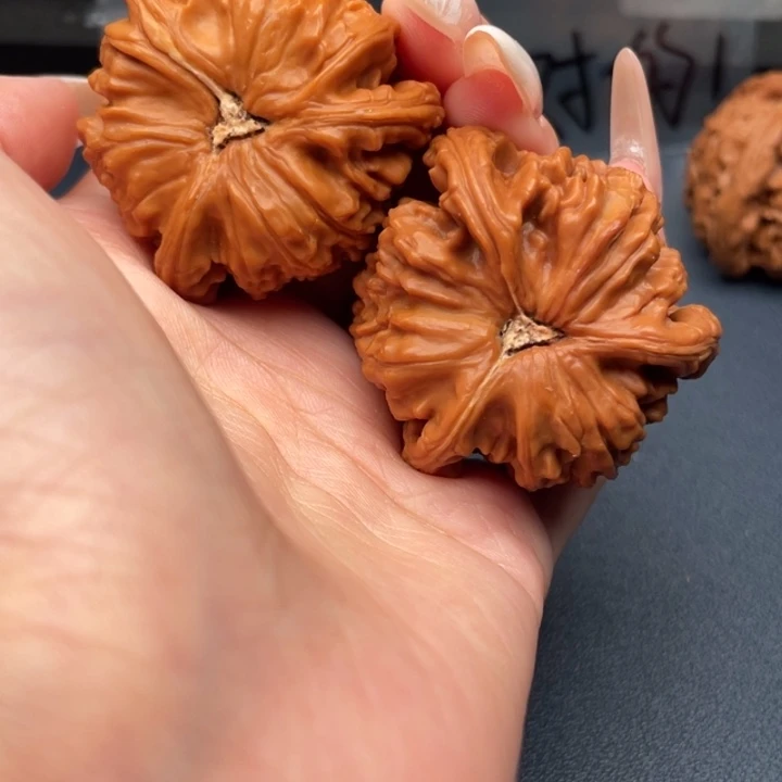 無***1文玩核桃吊坠白狮子