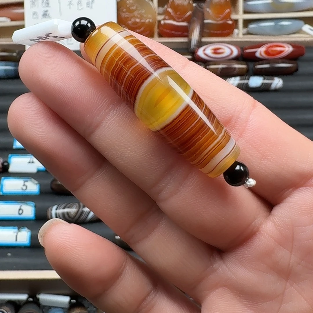 石***动玛瑙/玉髓未镶嵌颈饰