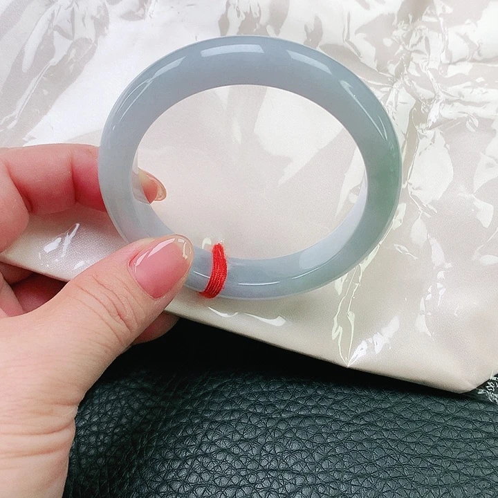 翡翠手镯未镶嵌翡翠076