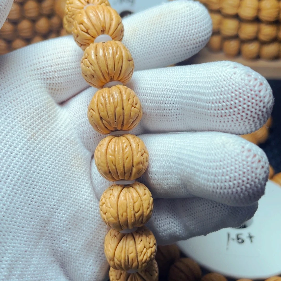 M***g桃木铁扇桃核，皮质好，密度大