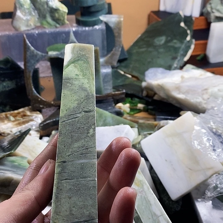 和田玉（糖玉）挂件未镶嵌抽**茧