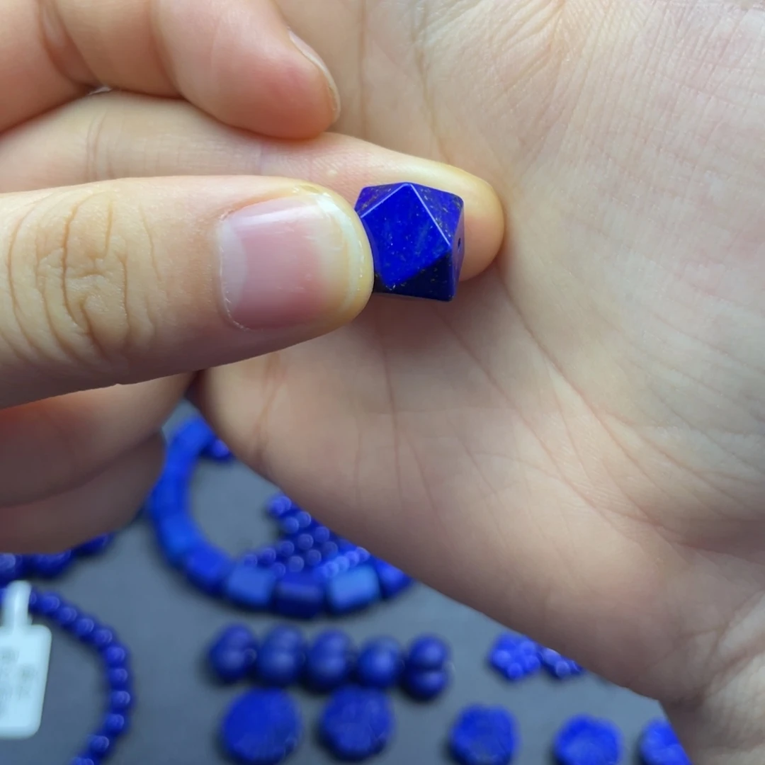 青金石未镶嵌唐八棱