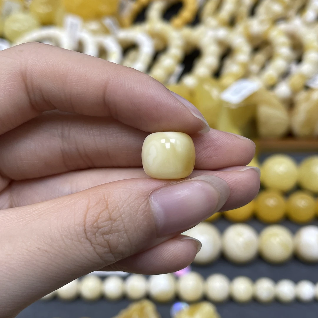 老型12.3✖️10.8mm.兰蜜珠宝天然原矿琥珀蜜蜡金瓷白溶洞特色