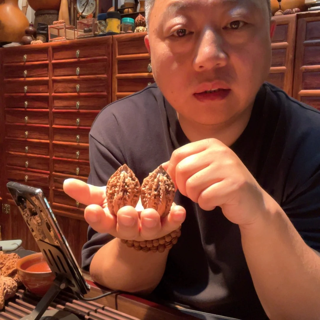 文玩核桃吊坠原****成嘎嘎嘎嘎
