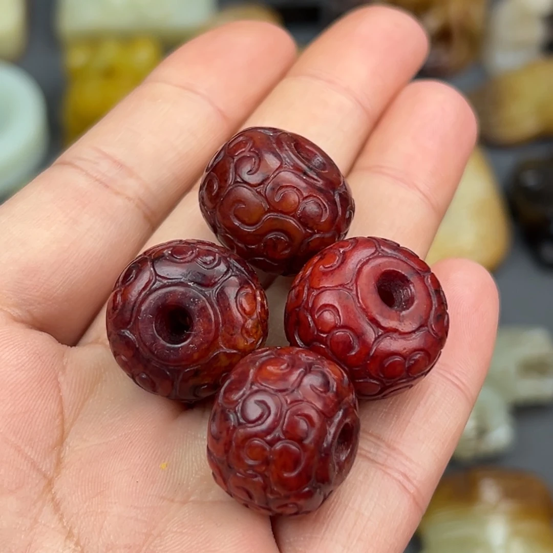 颈饰未镶嵌和田玉（糖玉）