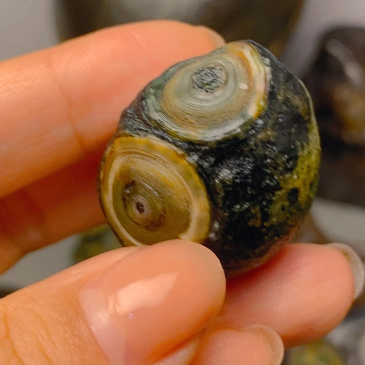 玉天然眼睛石默认瑕疵不退不换