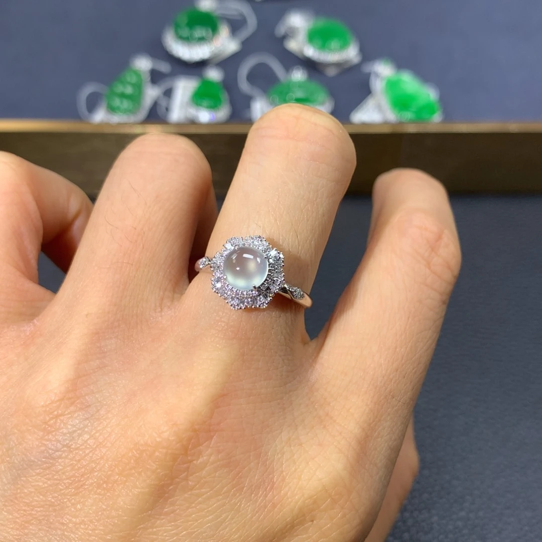 翡翠戒指18K金镶嵌翡翠