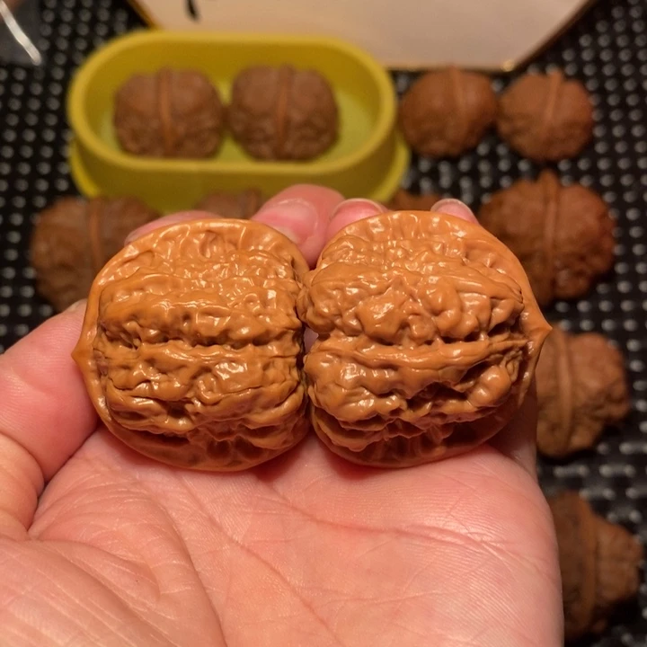 文玩核桃把件四开肌肉蛙