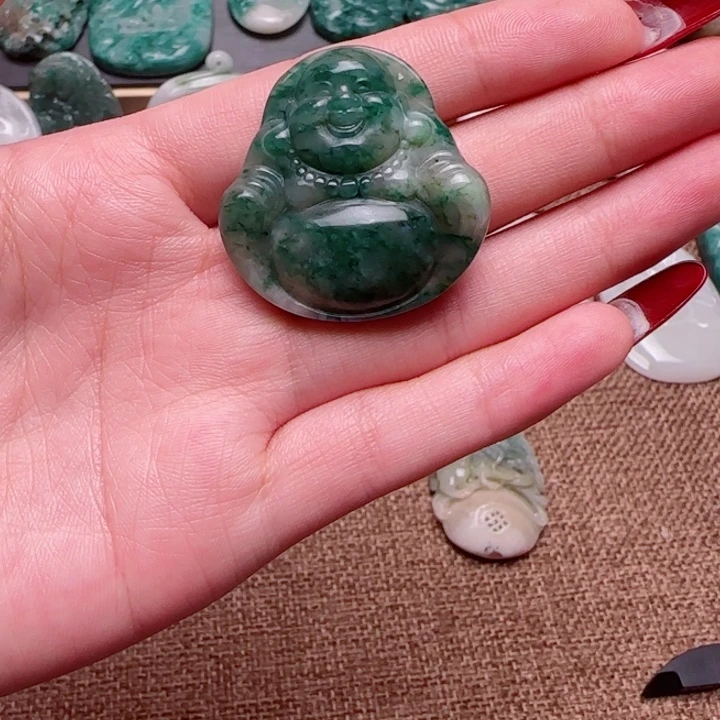 独山玉未镶嵌颈饰