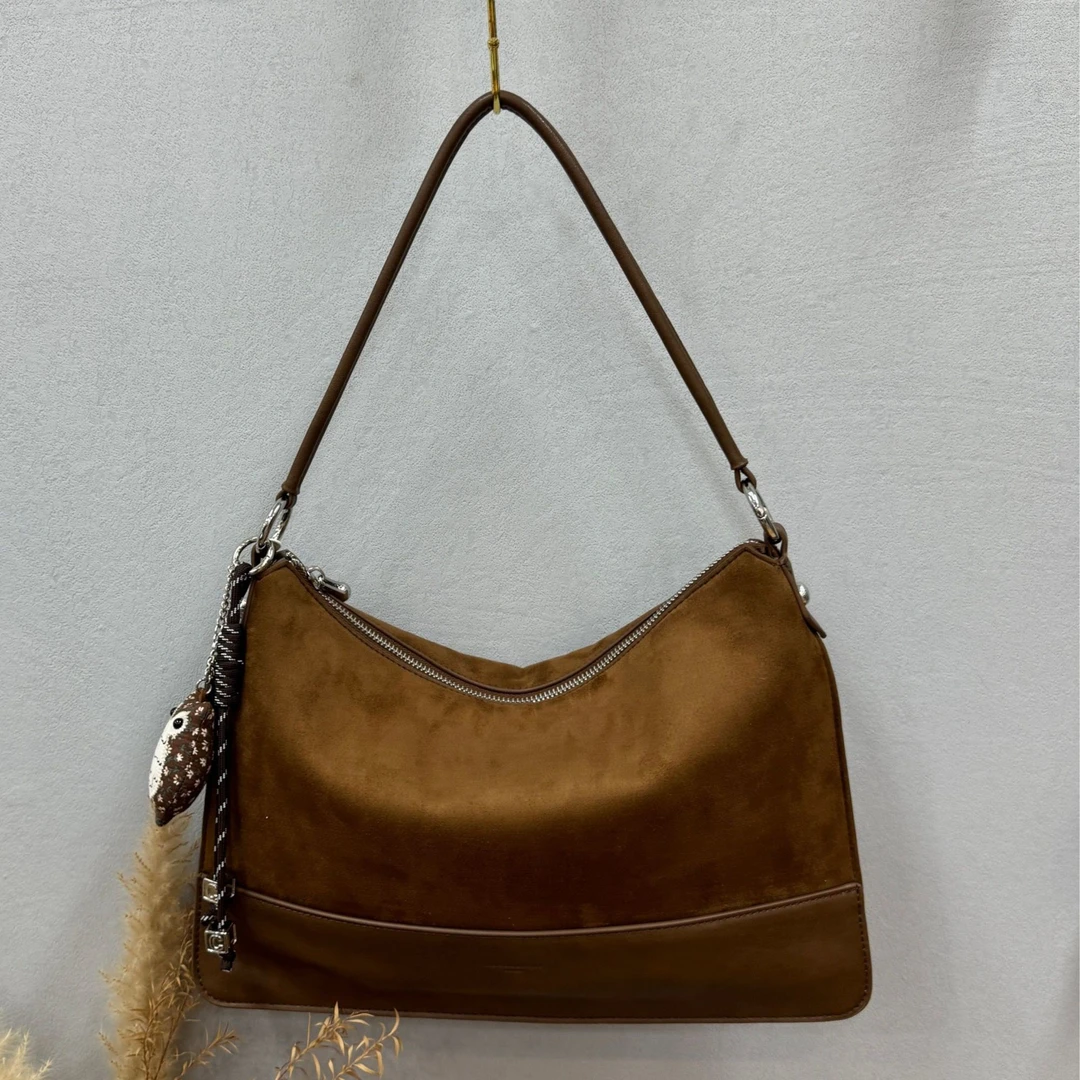 【芝麻集】QYX-9592-摩卡棕RAIN.CUN简约腋下斜跨轻奢女包