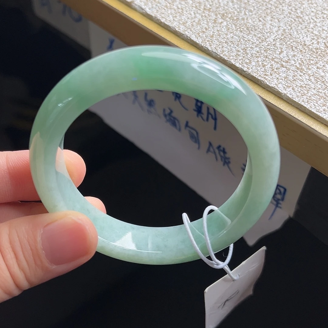 翡翠未镶嵌手镯手镯