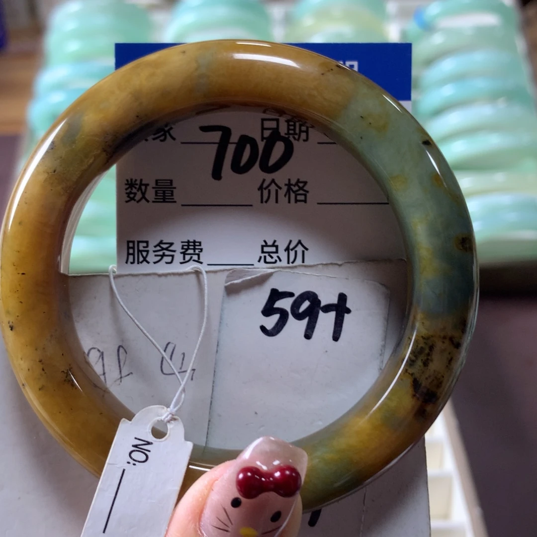 蛇纹石玉手镯未镶嵌700
