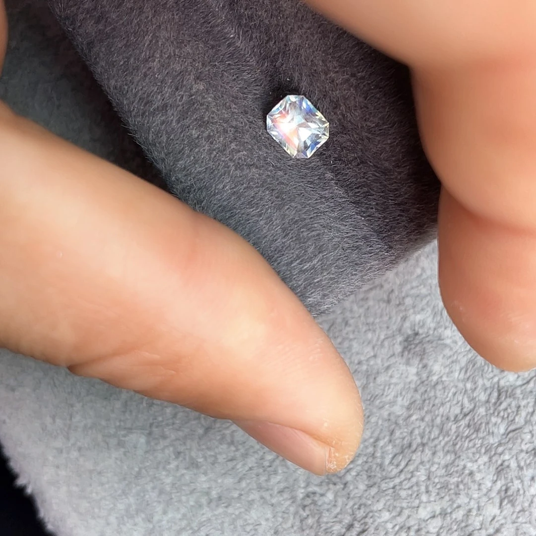 月光石未镶嵌裸石柚**桃1.14Ct。