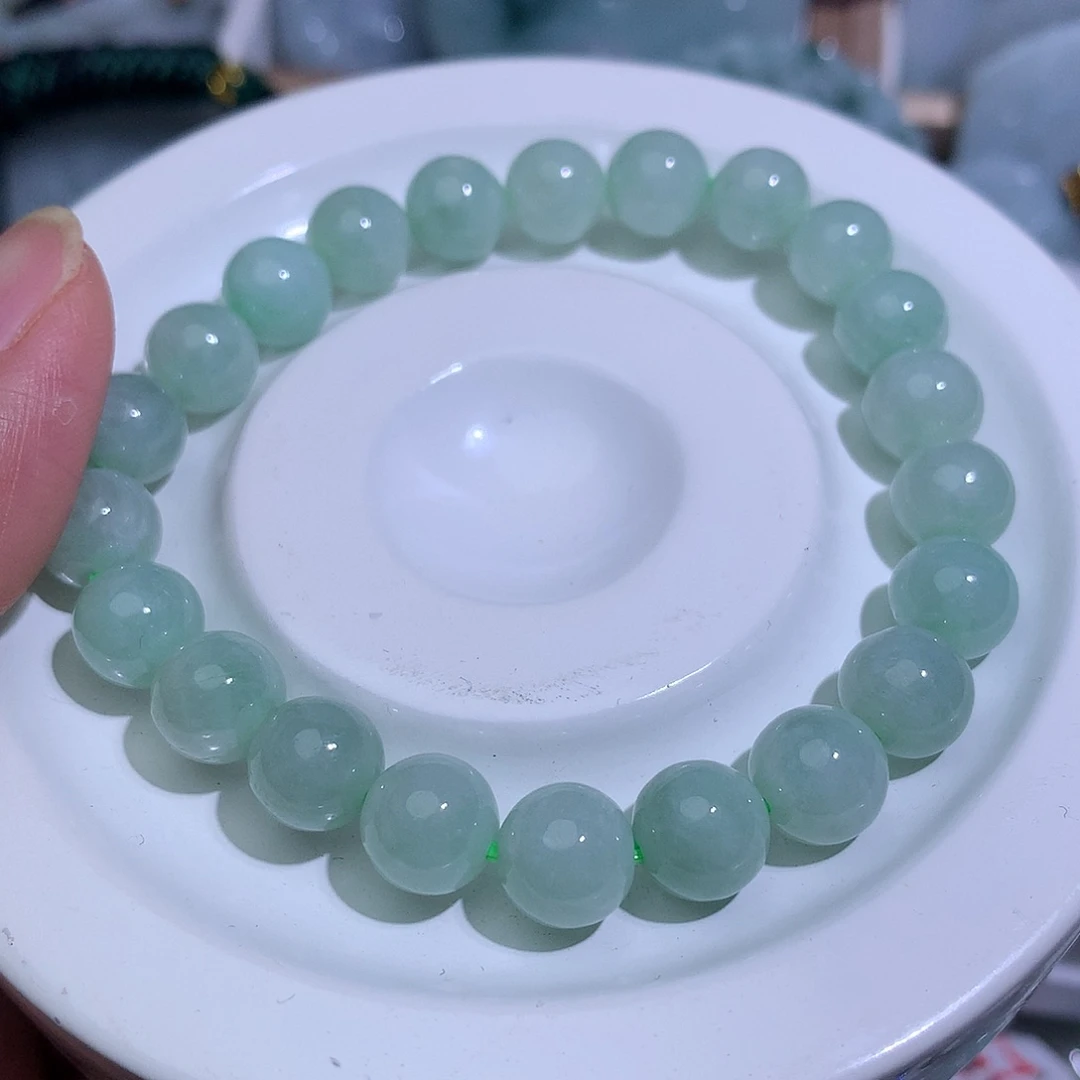 翡翠未镶嵌颈饰2103。