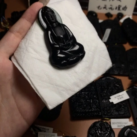 徐***8天然缅甸a货钢琴黑挂件