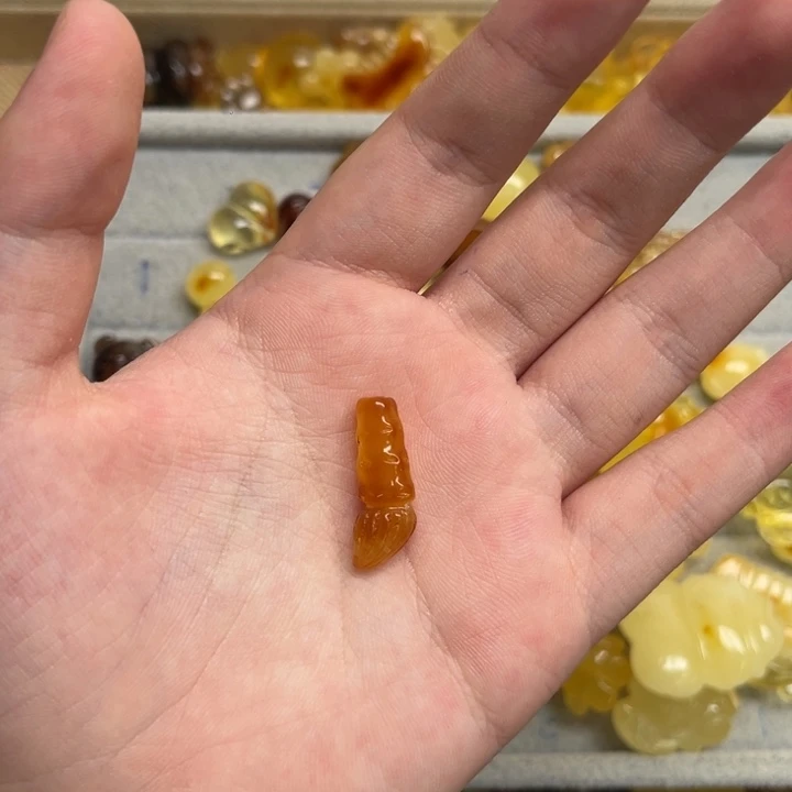 未镶嵌琥珀裸石用****4天然蜜蜡配件