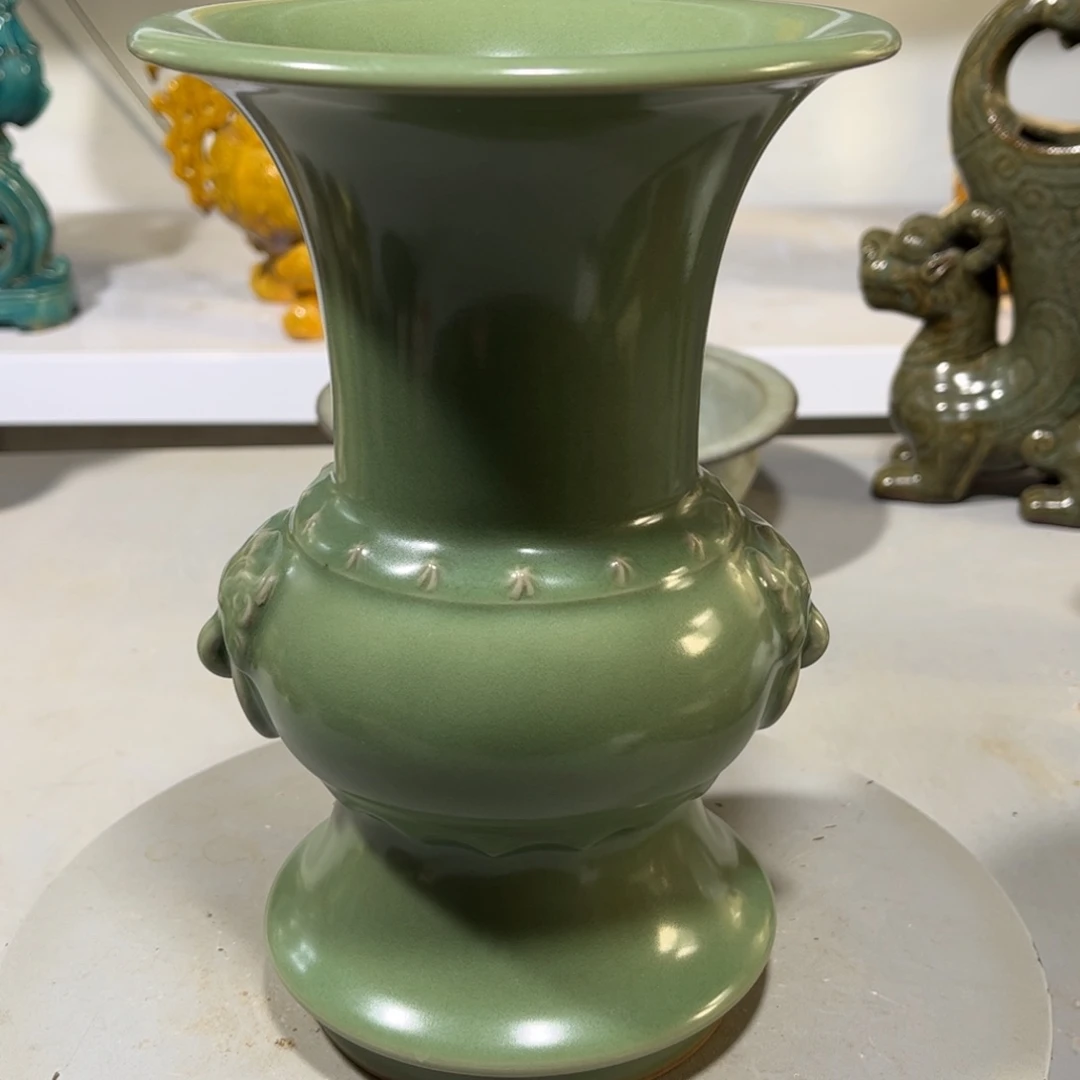 瓶龙泉青瓷品相完美