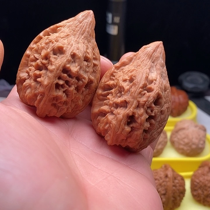 文玩核桃把件39尺大沽石