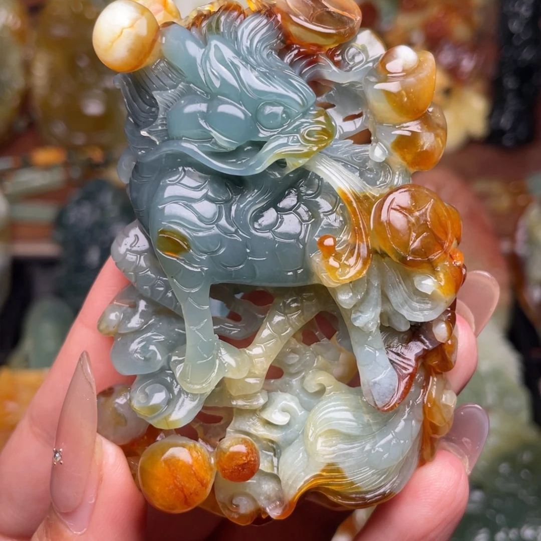 手***福蛇纹石玉未镶嵌颈饰