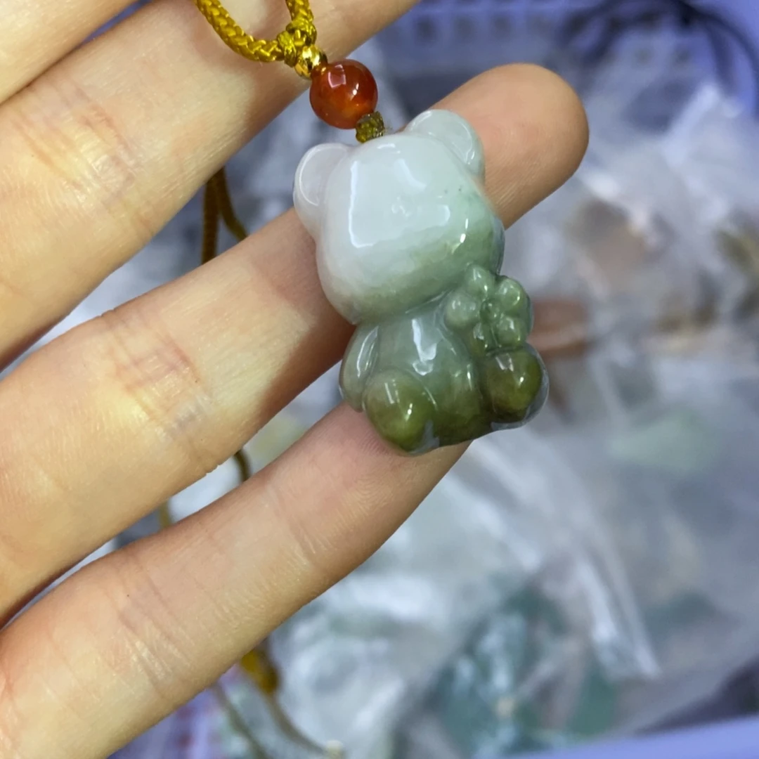 翡翠颈饰未镶嵌小***力