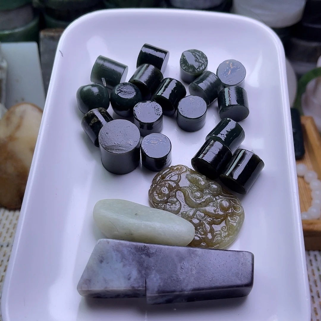 未镶嵌和田玉车挂