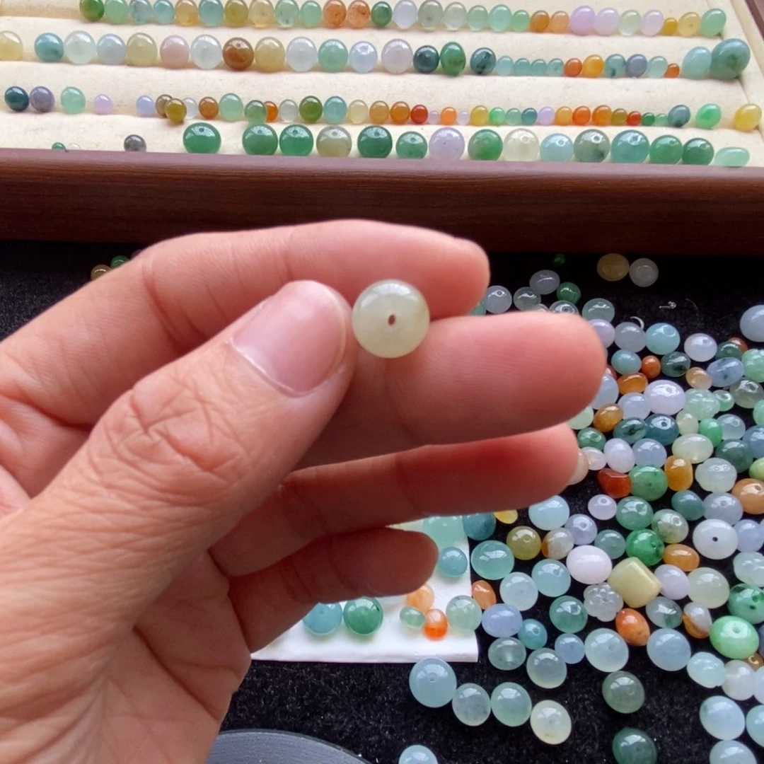 翡翠散珠8.9×6天然翡翠A货
