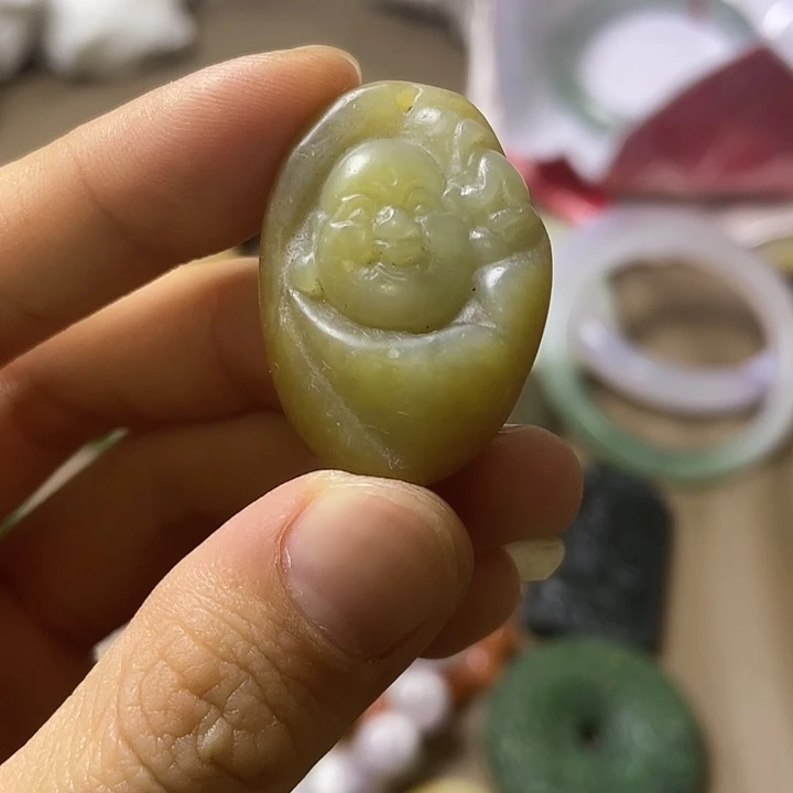 颈饰未镶嵌和田玉（糖玉）