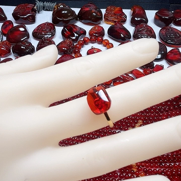 未镶嵌血珀戒指天然血珀戒指