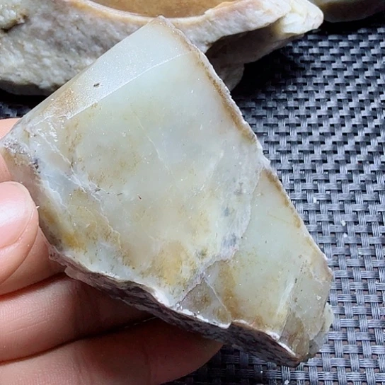 和田玉（糖玉）未镶嵌珠宝半成品