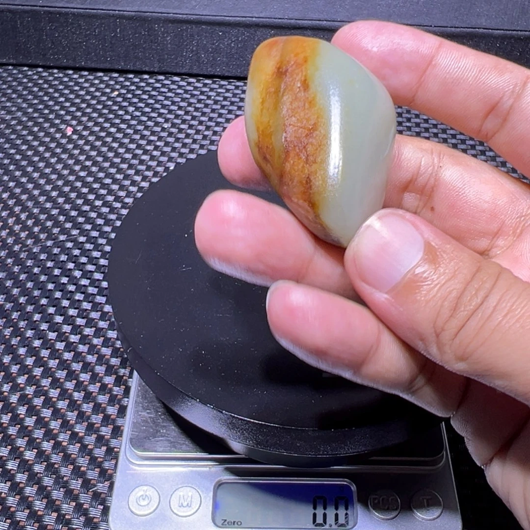 吊坠(不含链)未镶嵌和田玉（子料）56