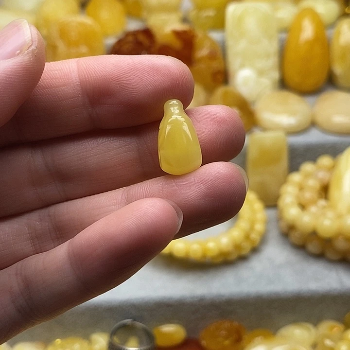 琥珀颈饰未镶嵌琥珀蜜蜡三通