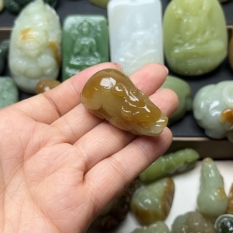 颈饰未镶嵌和田玉小****