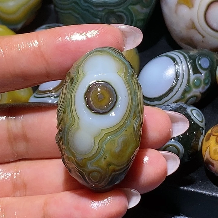 玛瑙/玉髓未镶嵌珠宝奇石53