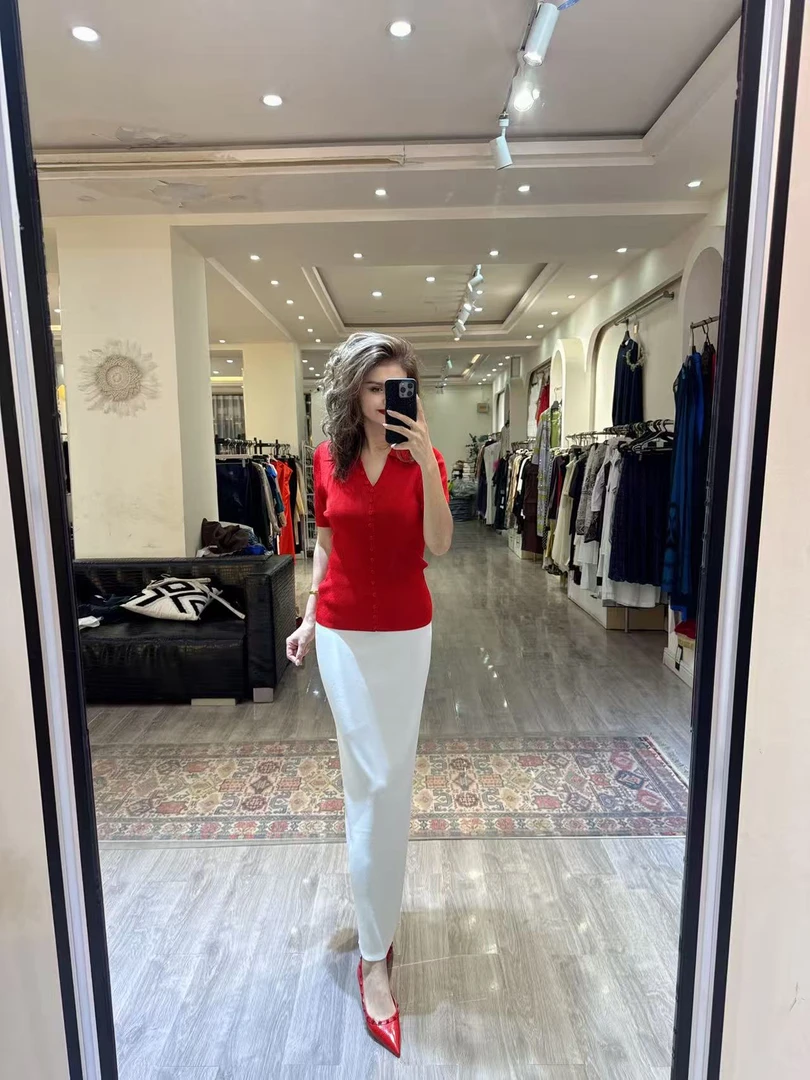 2025年自家原创设计v领上衣修身半身裙女款两件套套装