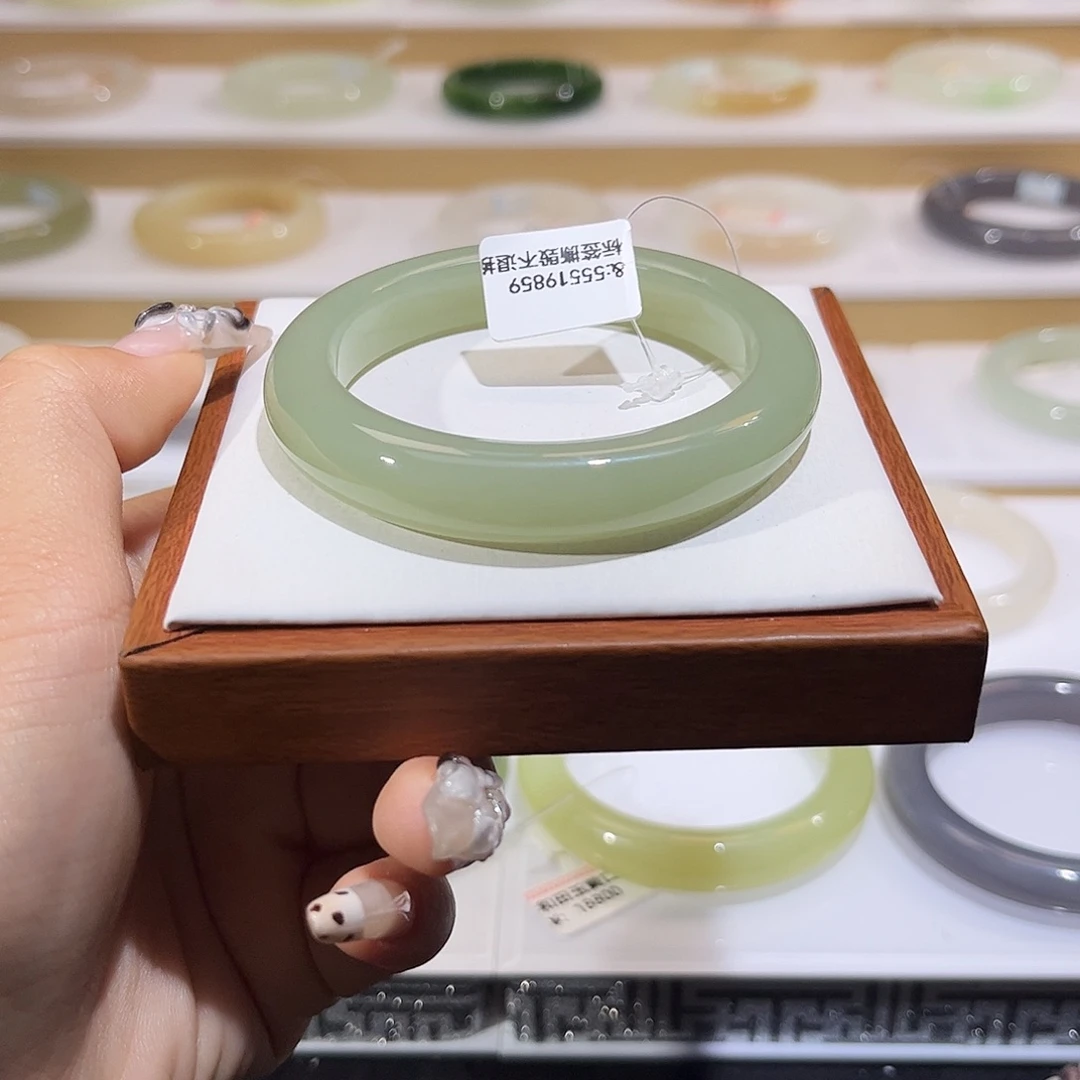 和田玉未镶嵌手镯浅冰葡萄肉