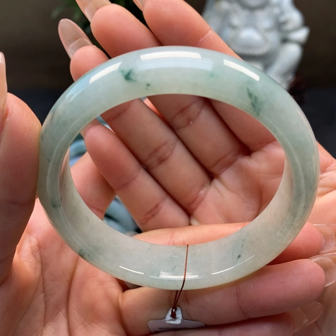 翡翠手镯未镶嵌天然