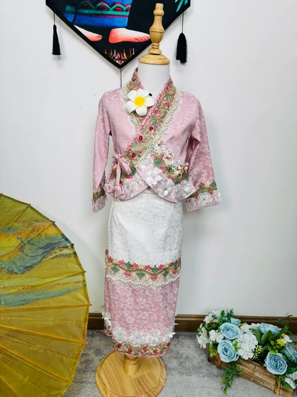 傣族服装女时尚新款民族风傣族民国风表演服女童时髦洋气两件套。